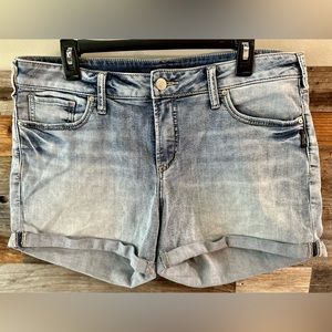 Silver Jeans Elyse Shorts Size 32
